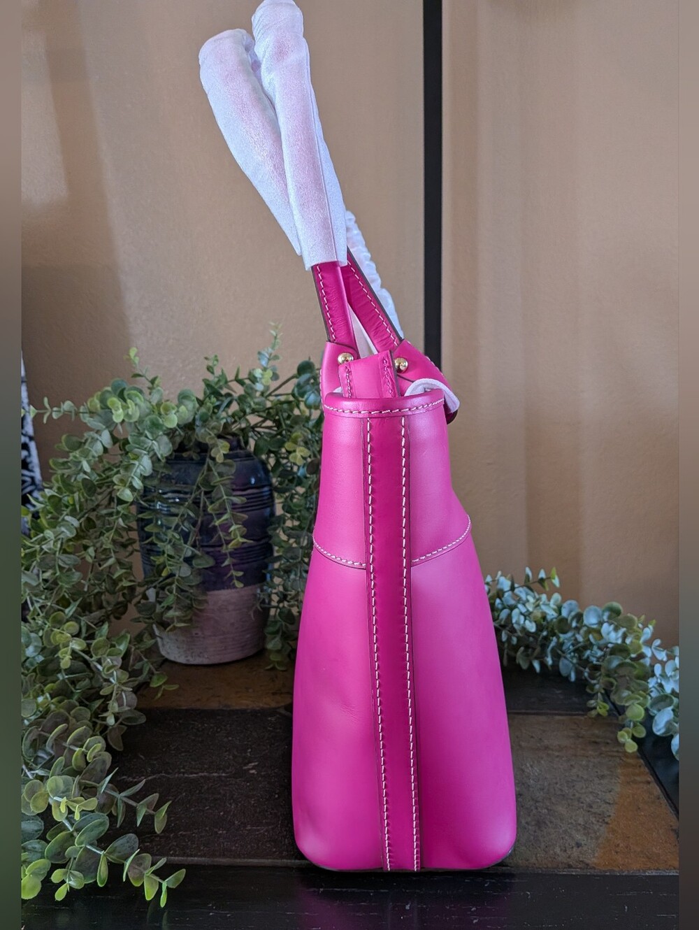 NWT! Dooney & Bourke Vachetta (Smooth Leather) Beacon Tote & Wallet in MAGENTA - Picture 4 of 16